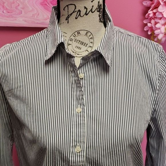 NWOT 💟 Gap Striped Shirt Blouse Top - Picture 3 of 9